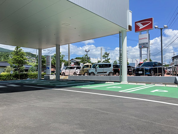 お客様駐車場